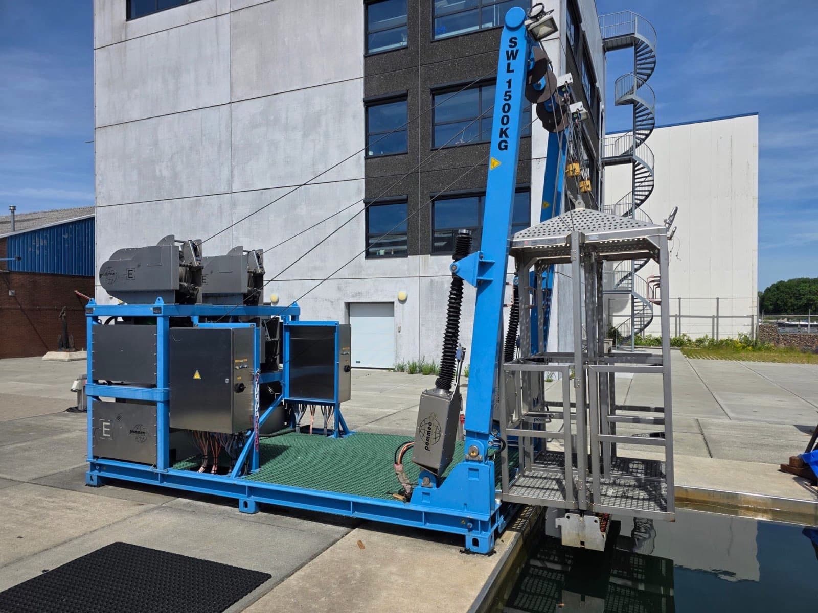 Skid LARS con A-frame (SWL 1.500 kg) e verricelli